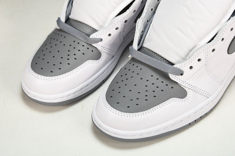 Air Jordan 1 High OG “Stealth” 555088-037