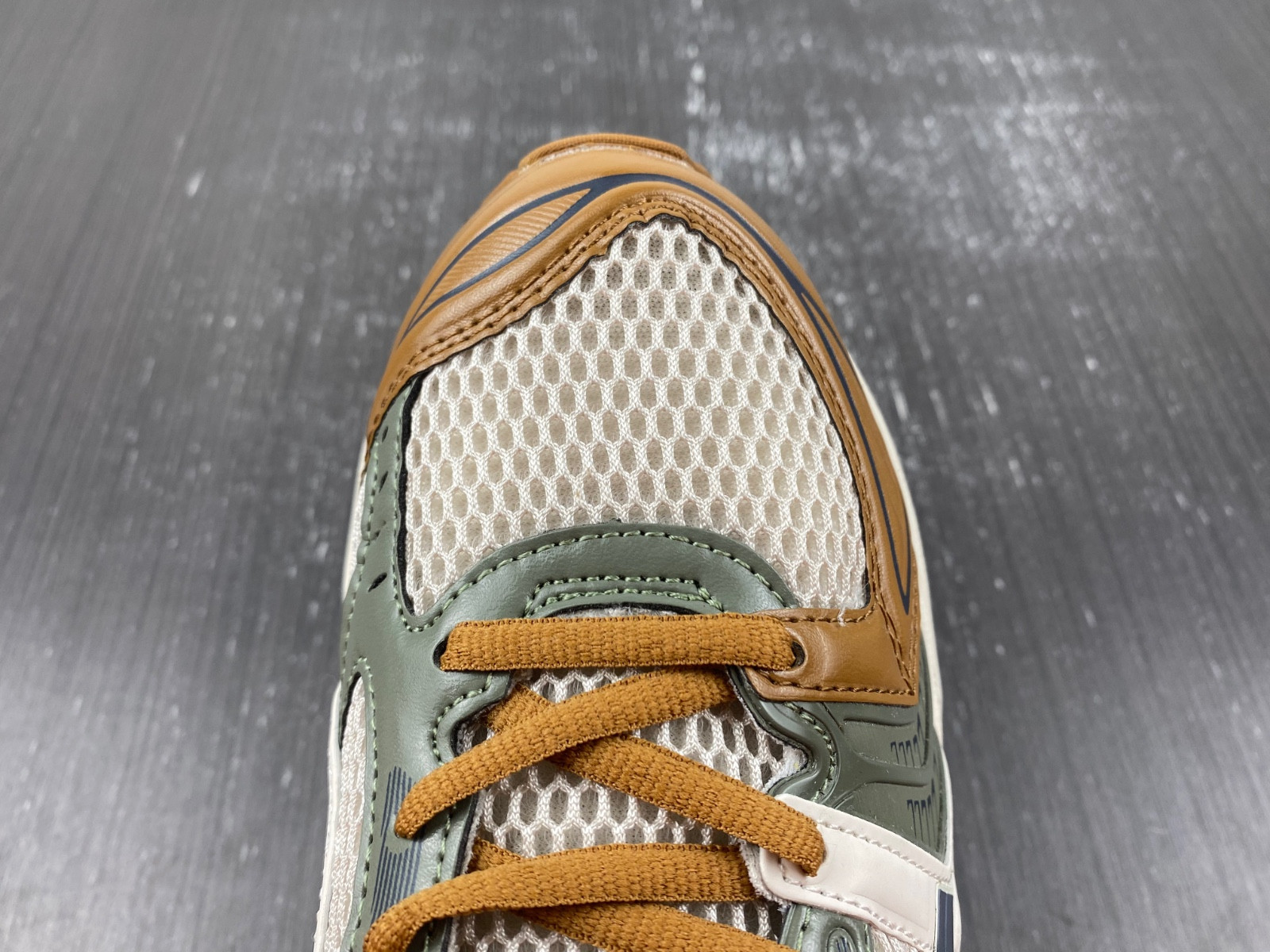 As*ic*s gel-kayano 14  1201a019-250