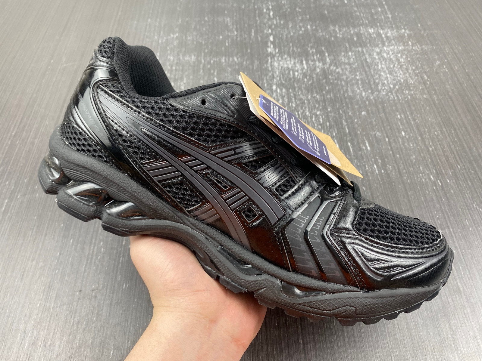 As*ic*s gel-kayano 14  1201a019-001