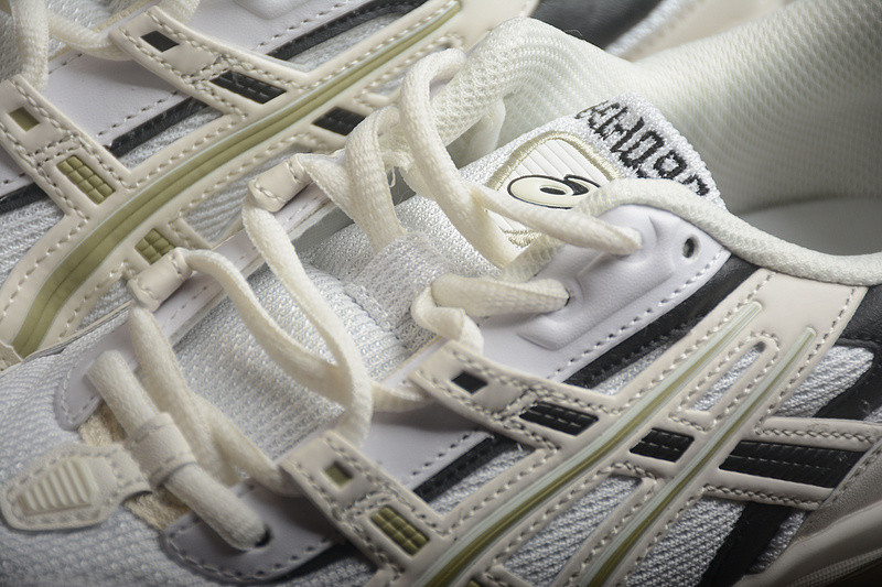 As*ic*s gel-1090 1203a243-028