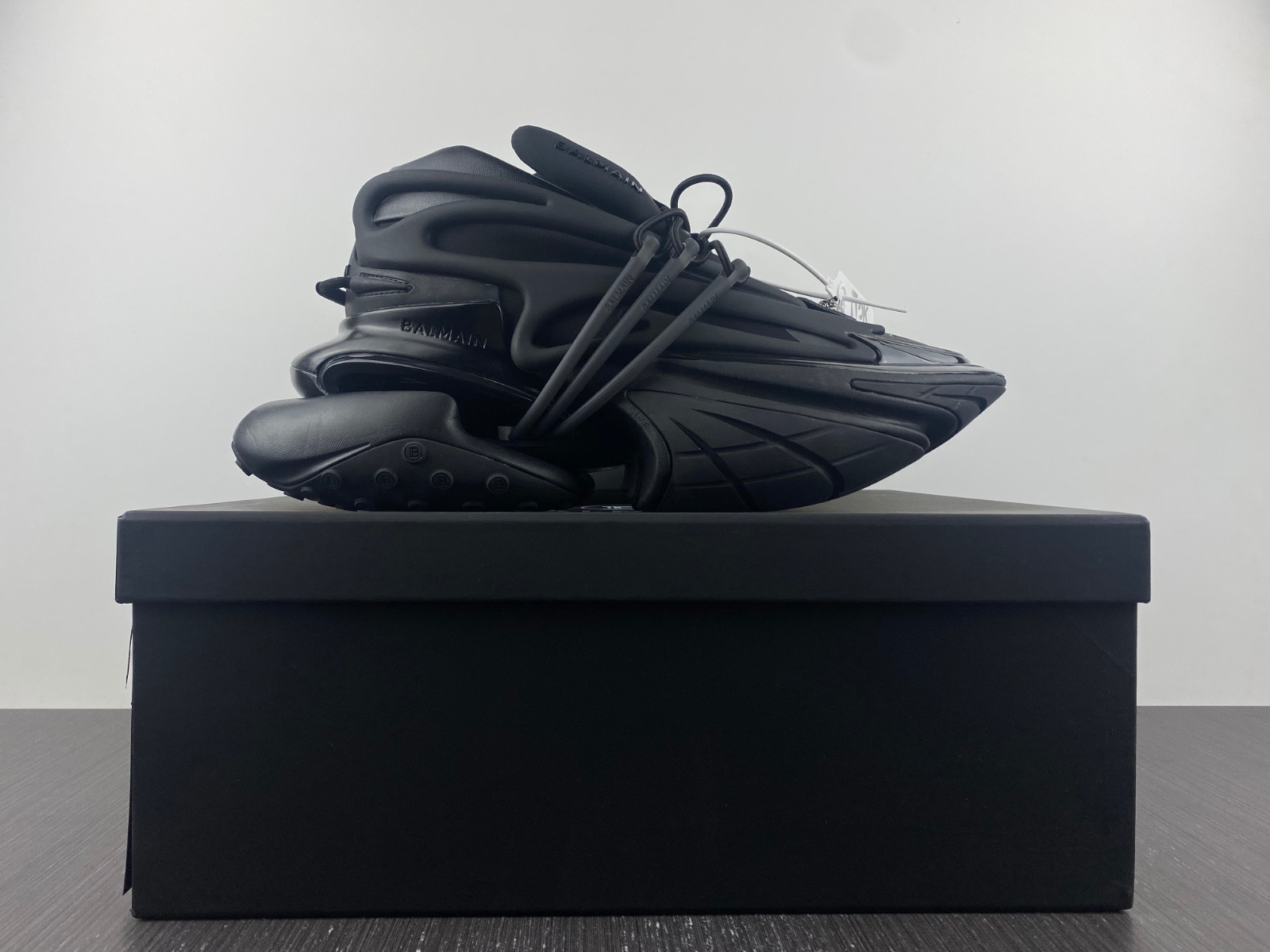 BALMAIN Black BLM1129