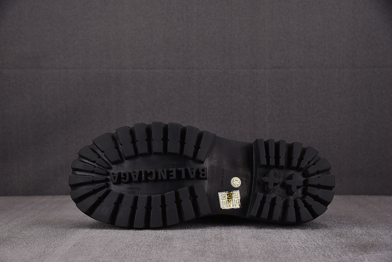 Ba*len*cia*ga hummer