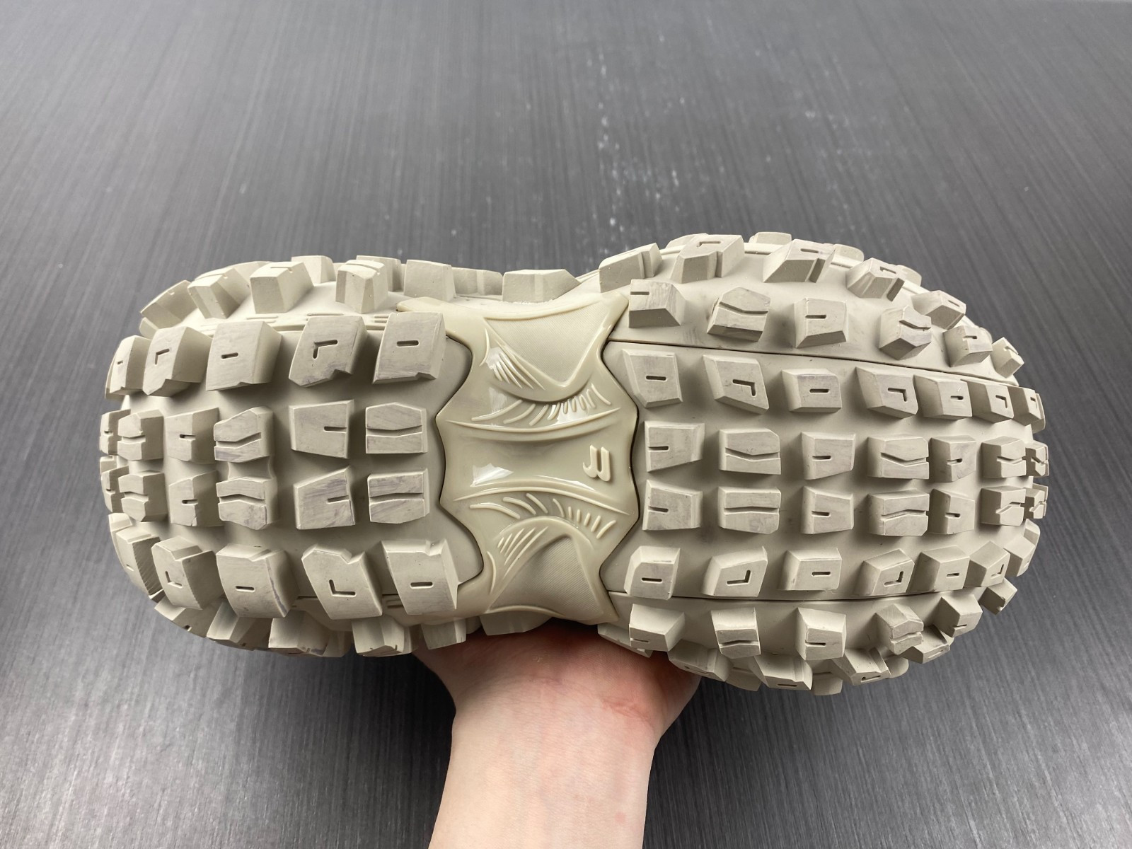 Ba*len*cia*ga blc-02