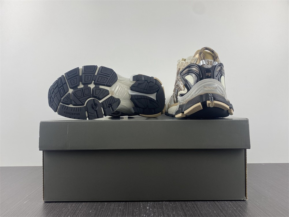 Ba*len*cia*ga runner  677483 w3rn1 1125