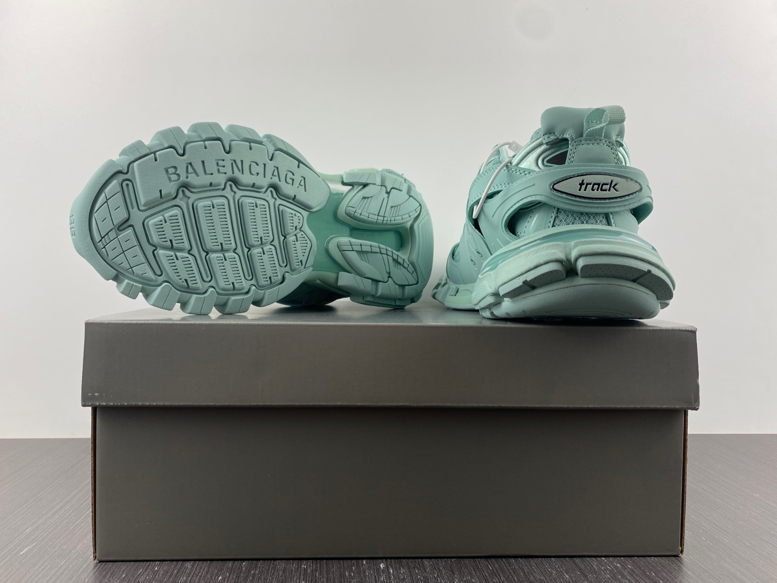 Ba*len*cia*ga track  542023 w2la2 4010