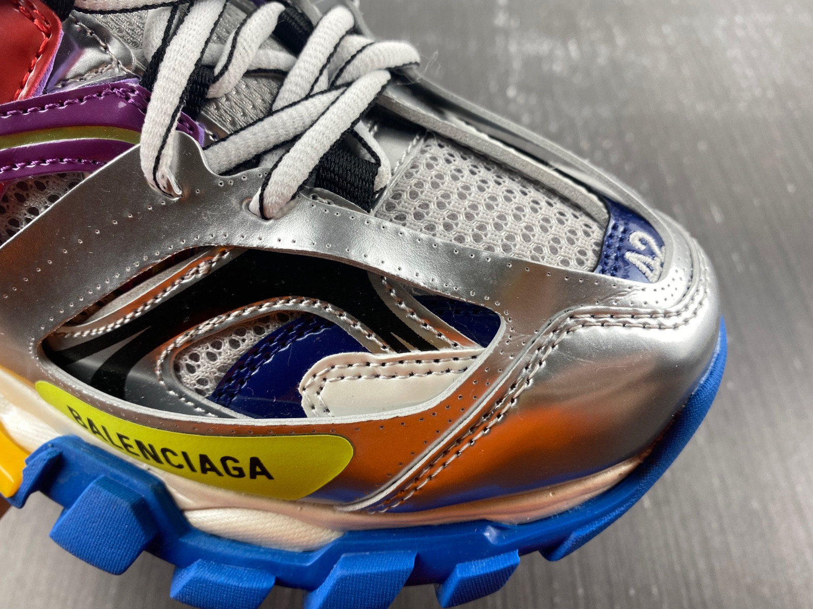 Ba*len*cia*ga track  542023 w2f5a b123