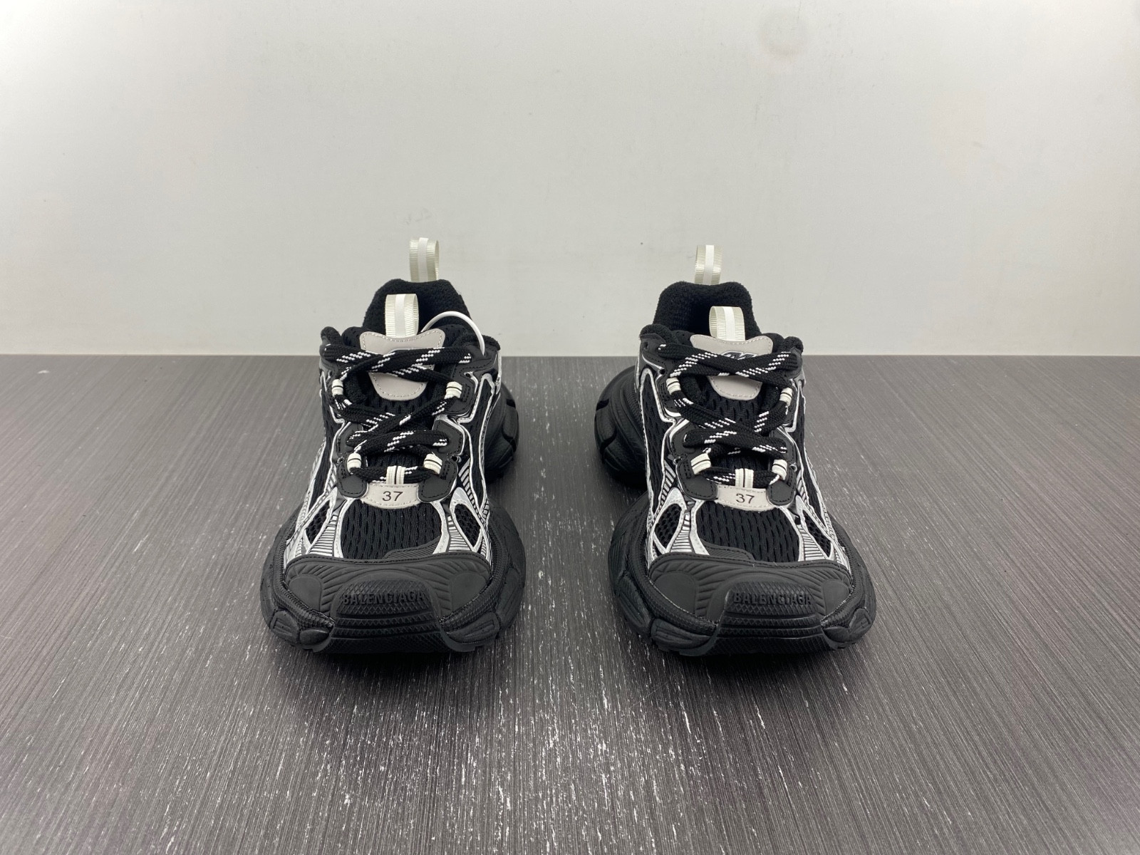 Ba*len*cia*ga 3xl  734733 w3rb5 0218