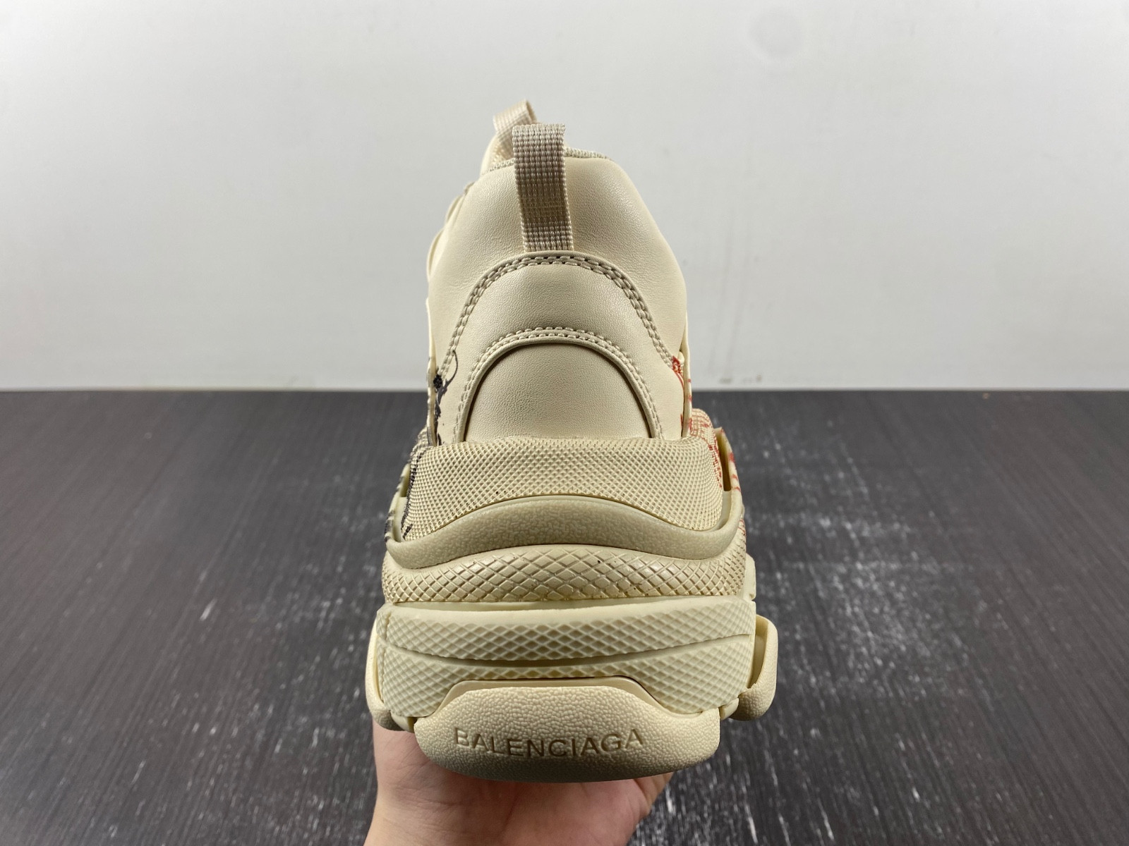 Ba*len*cia*ga triple s