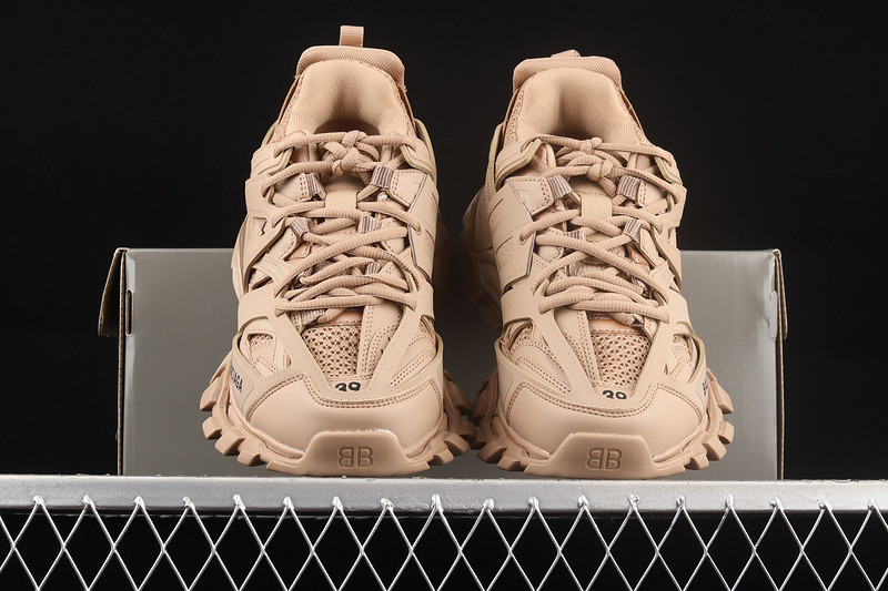 Ba*len*cia*ga track w1gb12156