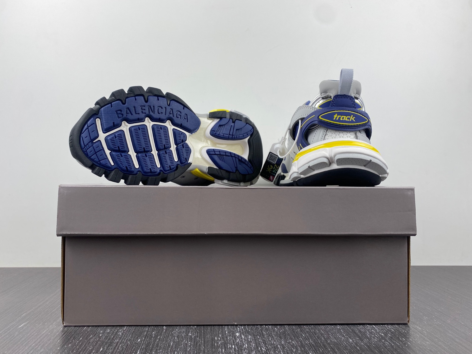 Ba*len*cia*ga track  542436 w3ac4 9471