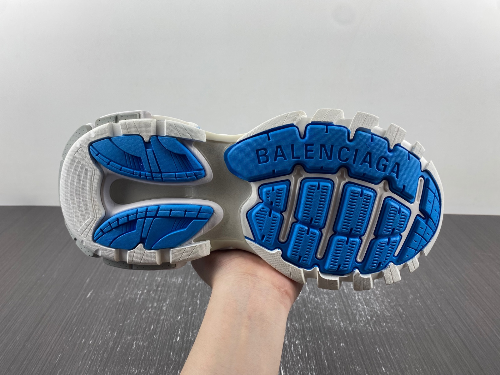 Ba*len*cia*ga track  741107 w1cz6 5012