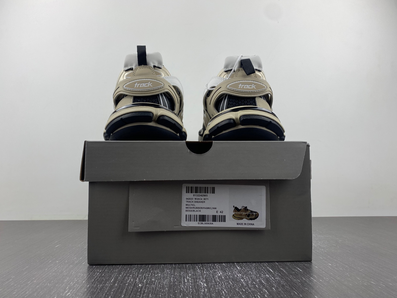 Ba*len*cia*ga track 542023 w3ac4 8071