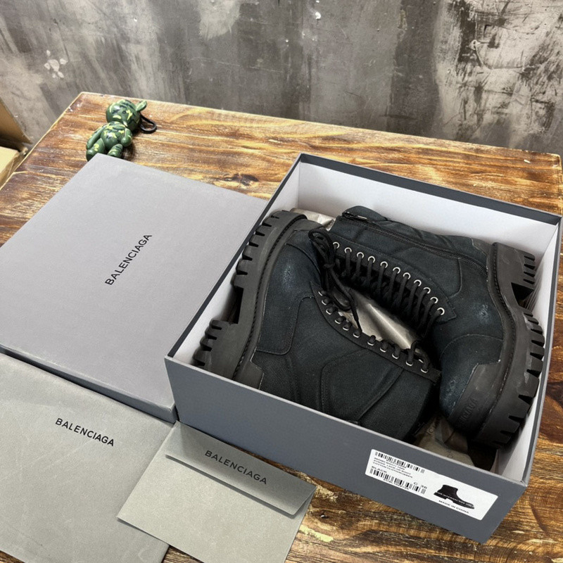 Ba*len*cia*ga boots