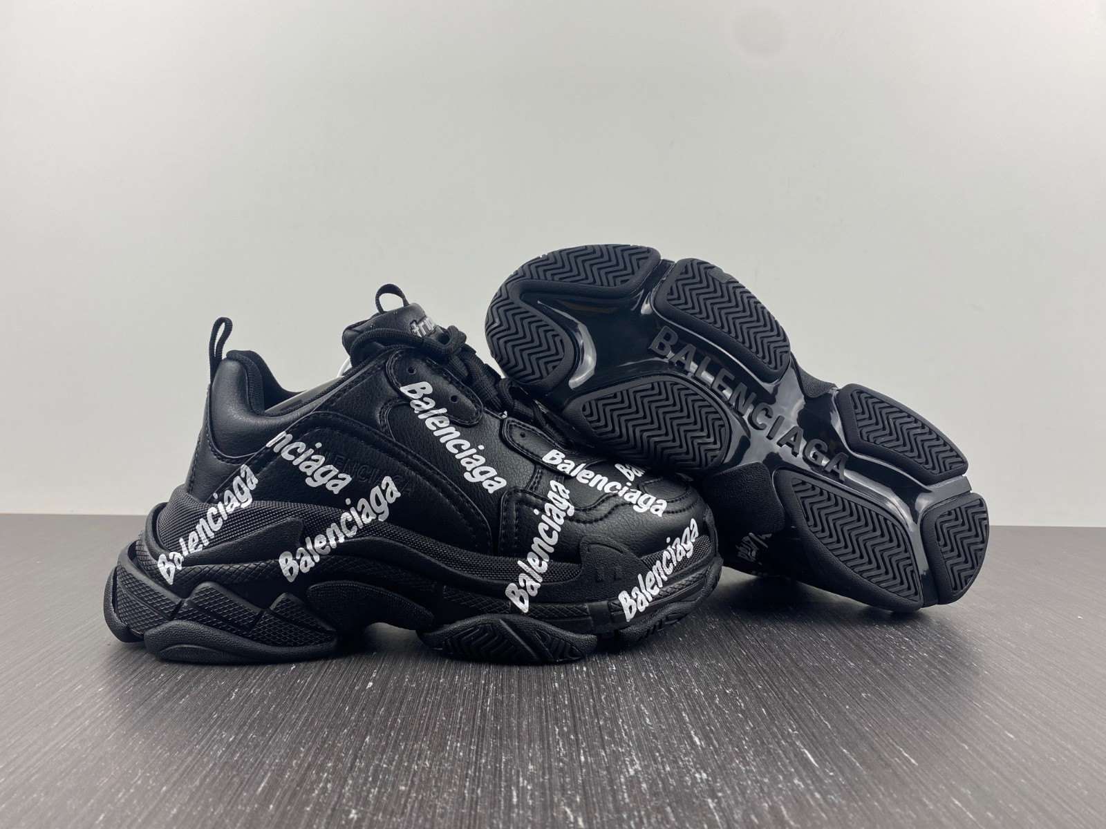 Ba*len*cia*ga triple s 524039 w2fn3 9025