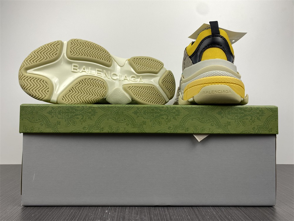 Ba*len*cia*ga triple s x gc