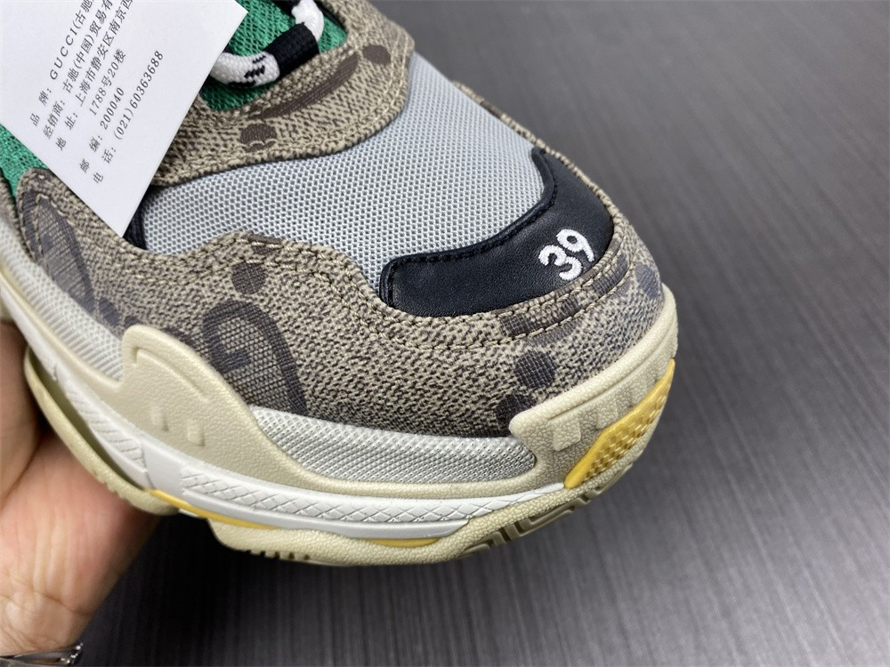 Ba*len*cia*ga triple s x gc