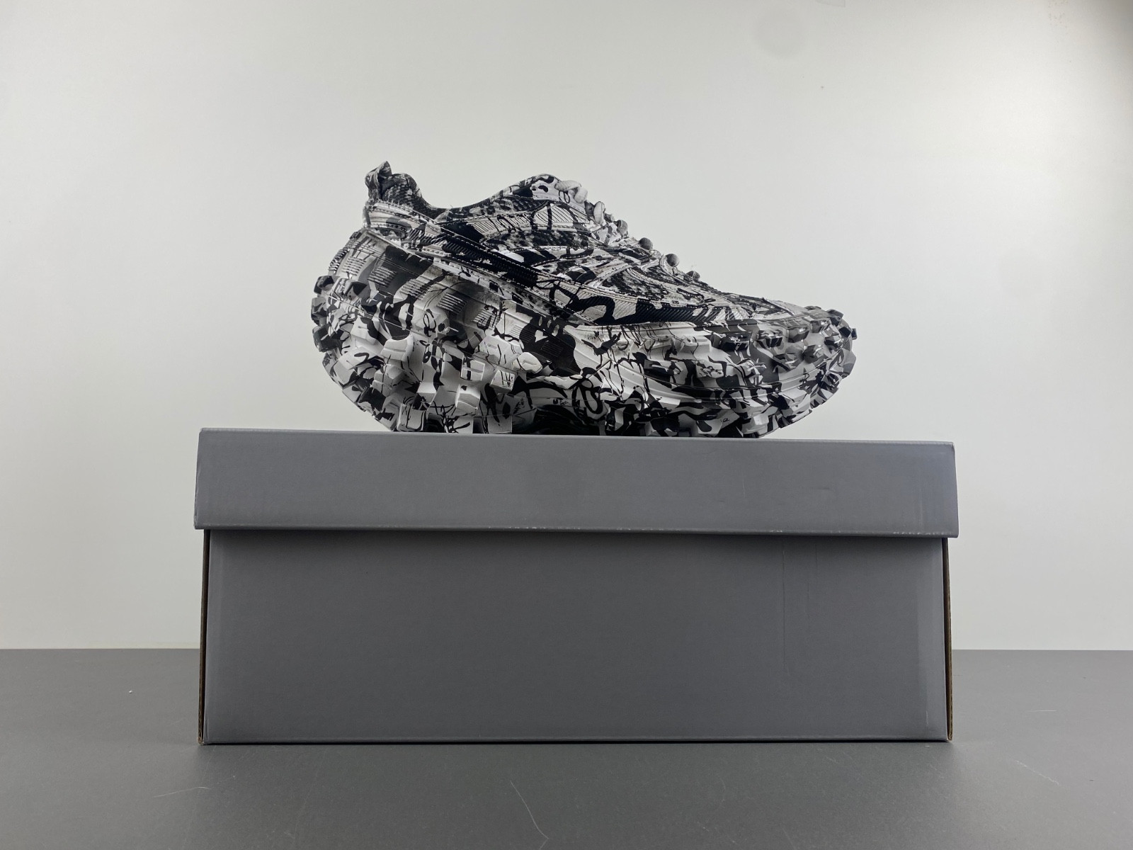 Ba*len*cia*ga 685613-w2rg1 9010