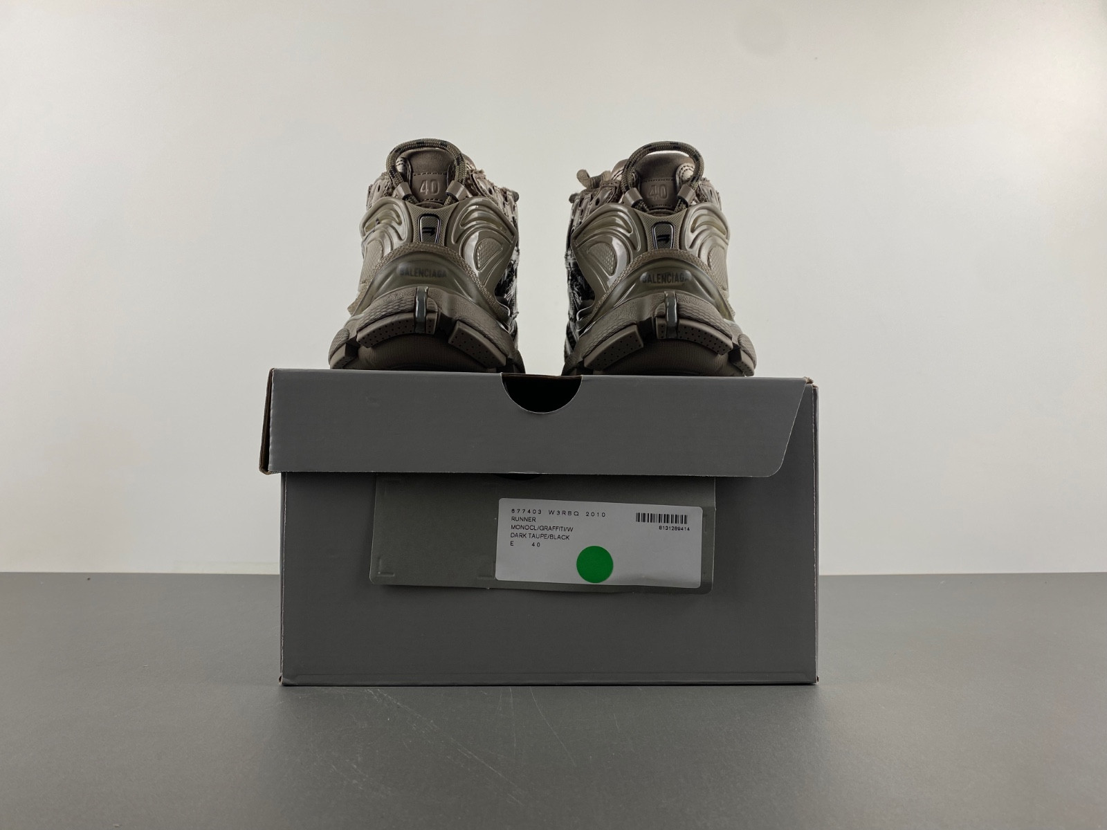 Ba*len*cia*ga runner 677403w3rbq 2010