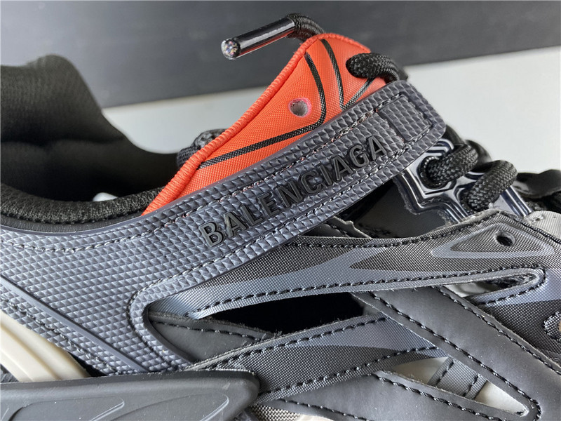 BLCG Track 2.0 570391-W2GN1-2002