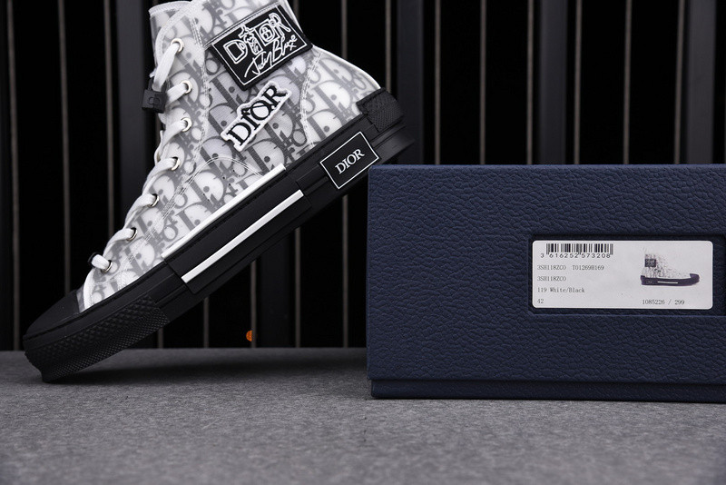 DR B23 High Top Sneaker