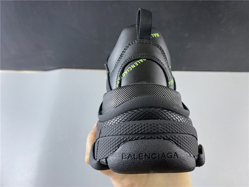 BLCG Triple S 542039-W2FA1-7633