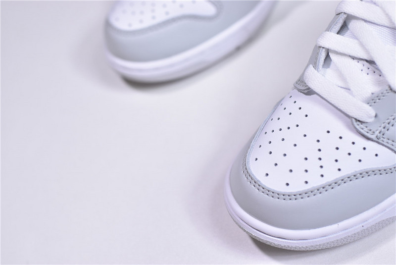 Nike Dunk Low WMNS “Photon Dust” CU1726-201