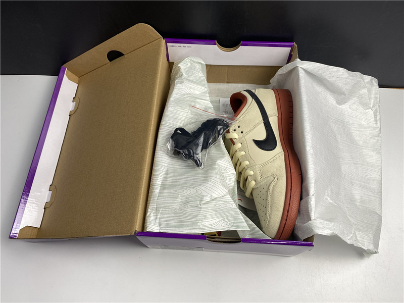 Nike SB Dunk Low "Muslin" BQ6817-100