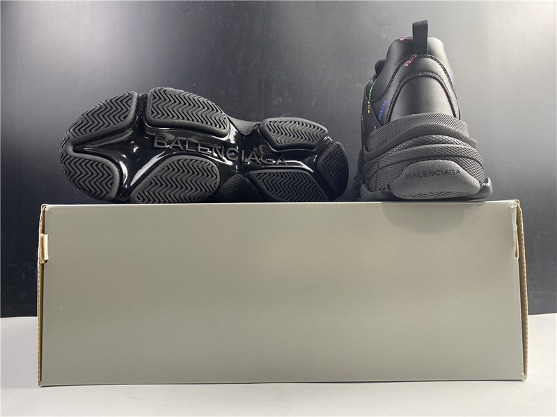 BLCG Triple S 542039-W2FA1-1210