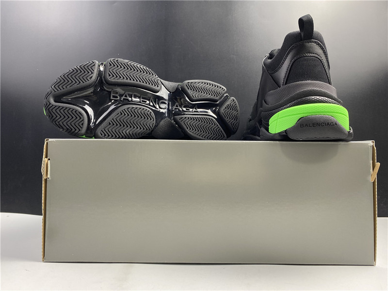 BLCG Triple S 542039-W2PW1-4881