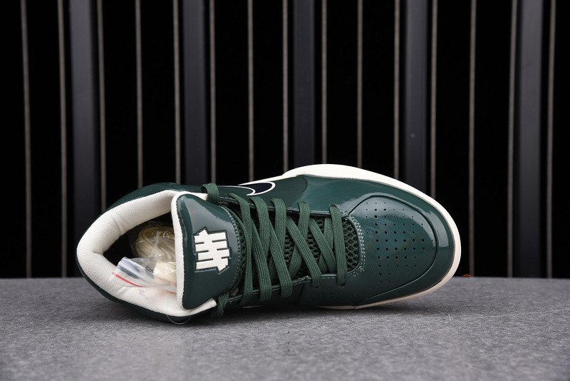 Undefeated x Nike Kobe 4 Protro “Bucks” CQ3869-301