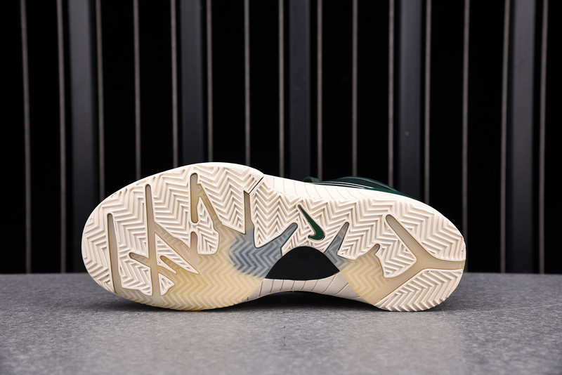 Undefeated x Nike Kobe 4 Protro “Bucks” CQ3869-301