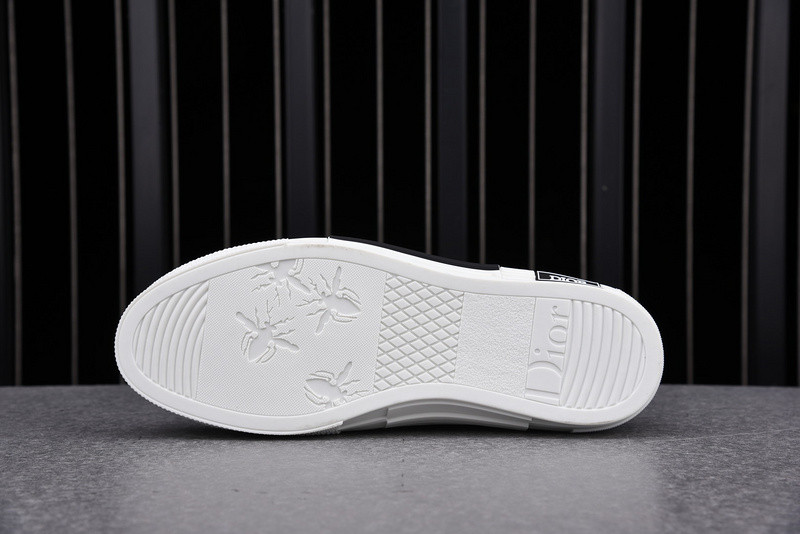 DR B23 High Top Sneaker