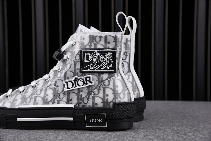 DR B23 High Top Sneaker