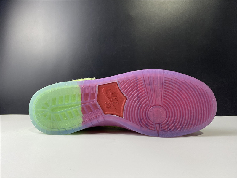 Nike SB Dunk High “Strawberry Cough” CW7093-600