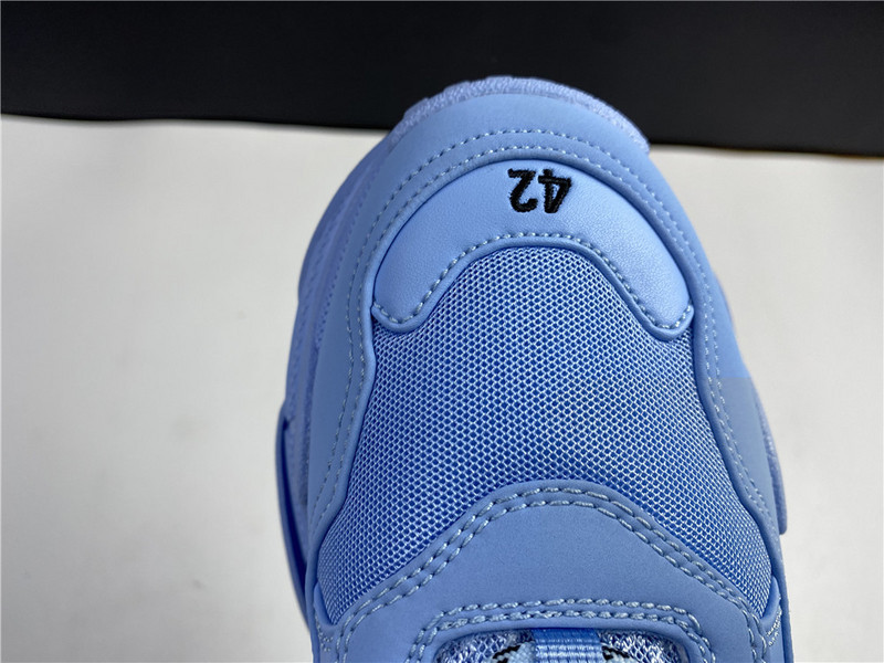 BLCG Triple S 542039-W2FW1-4906