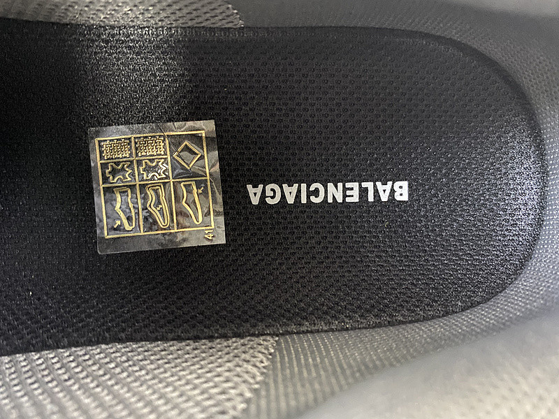 BLCG Triple S 583546-W06F1-0841