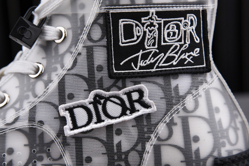 DR B23 High Top Sneaker