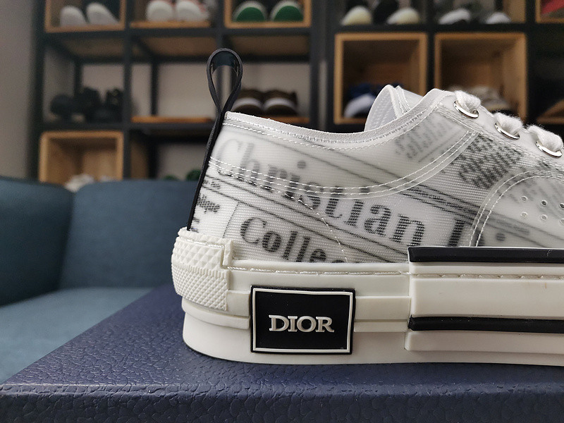 DR B23 Low Top Daniel Asham Newspaper 3SN249YUO_H069