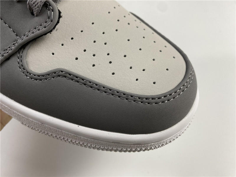 Air Jordan 1 Mid Gunsmoke Volt 554724-072