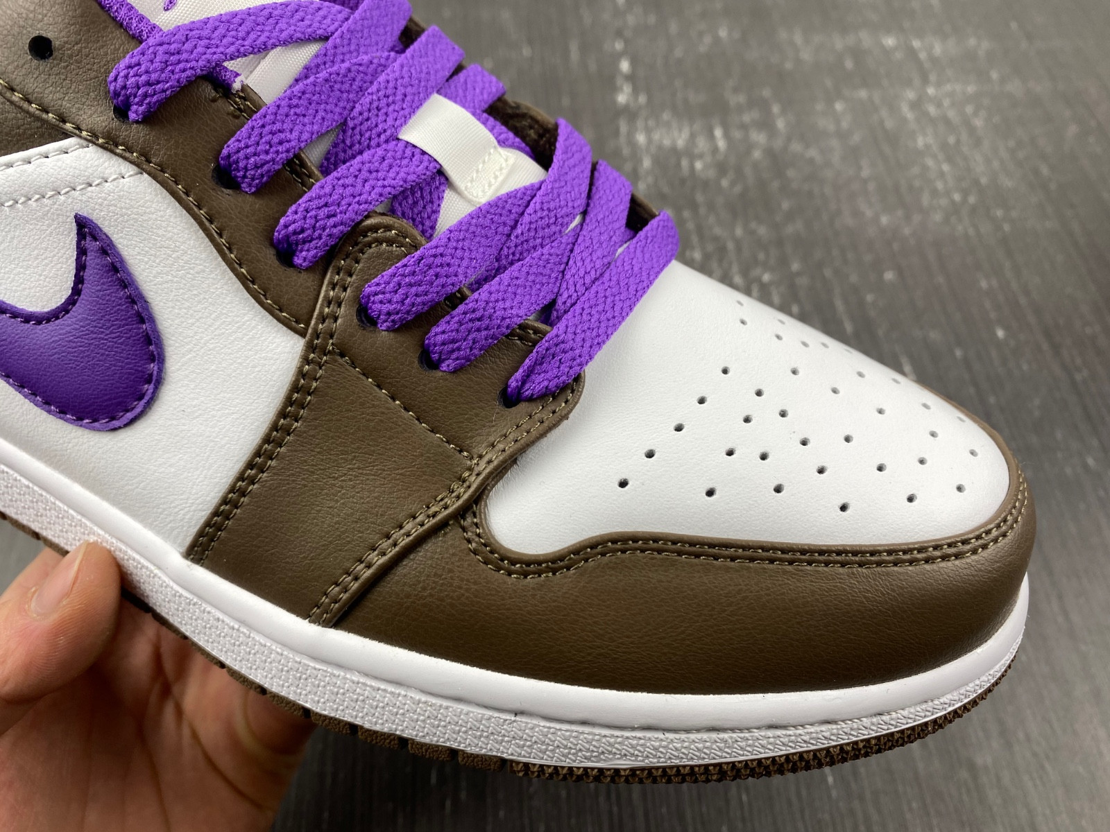 Air Jordan 1 Low “Palomino” 553558-215