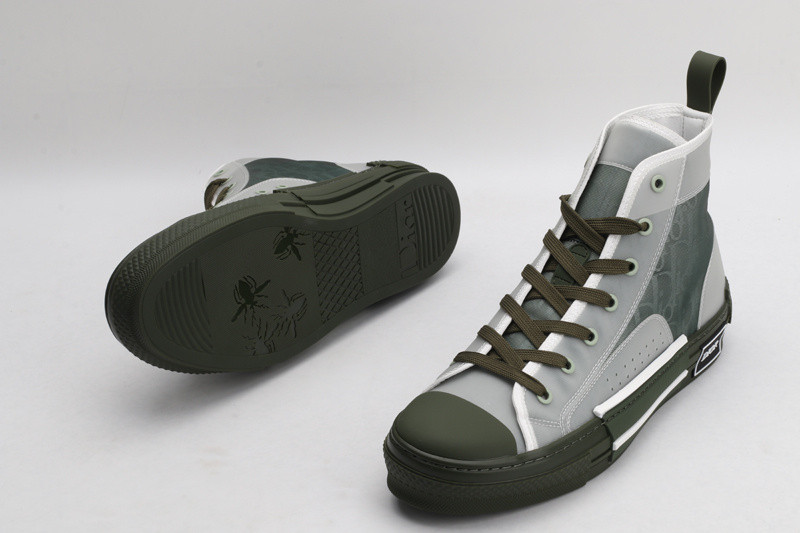 DR B23 High Top Sneaker