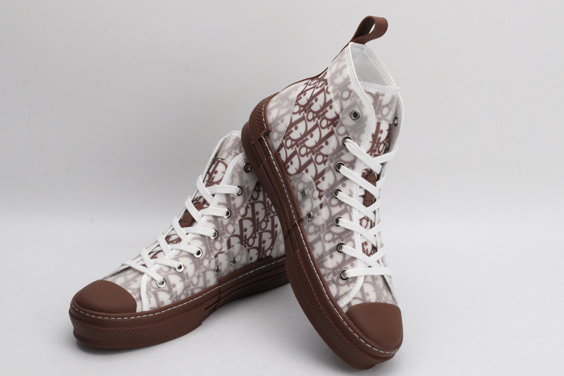 DR B23 High Top Sneaker