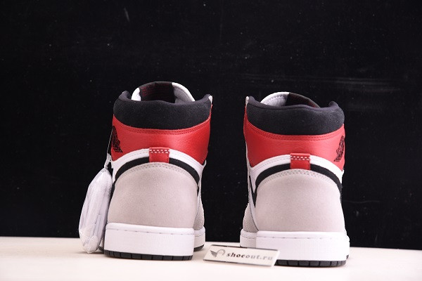 Air Jordan 1 High OG “Light Smoke Grey” 555088-126