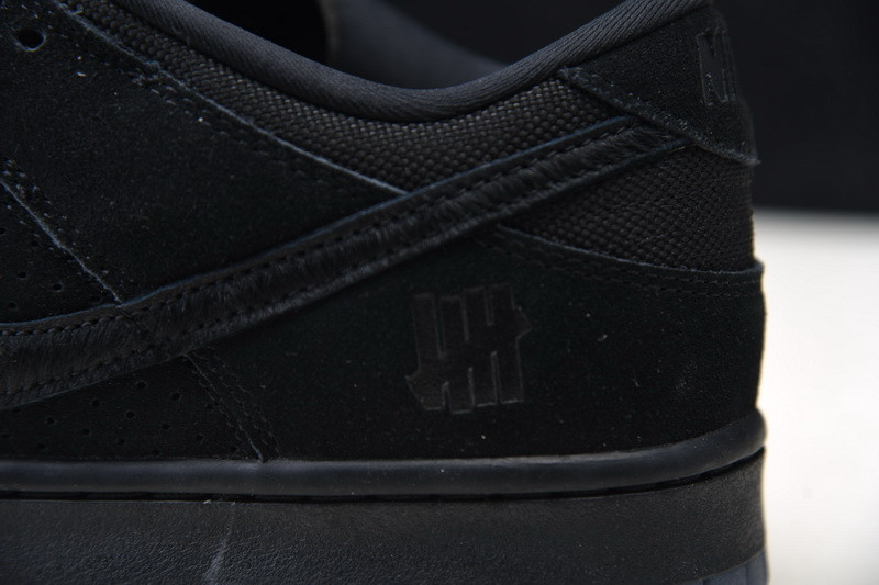 Undefeated x Nike Dunk Low DO9329-001