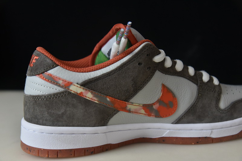 Crushed D.C. x Nike SB Dunk Low DH7782-001