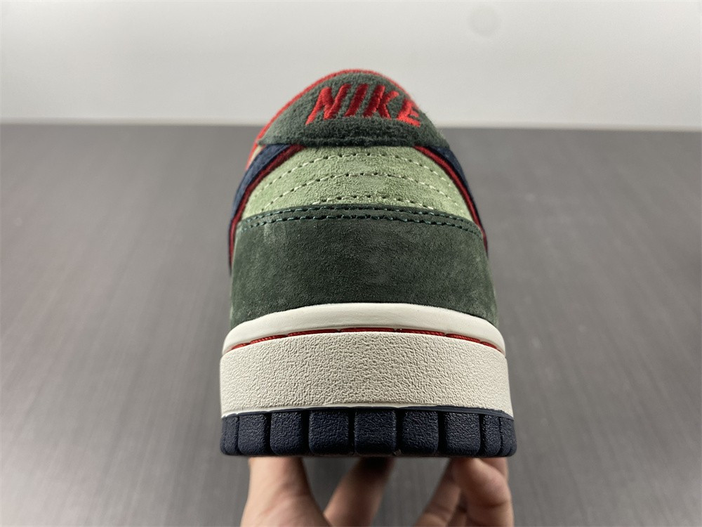 Otomo Katsuhiro x Nike SB Dunk Low Steamboy OST LF0039-004