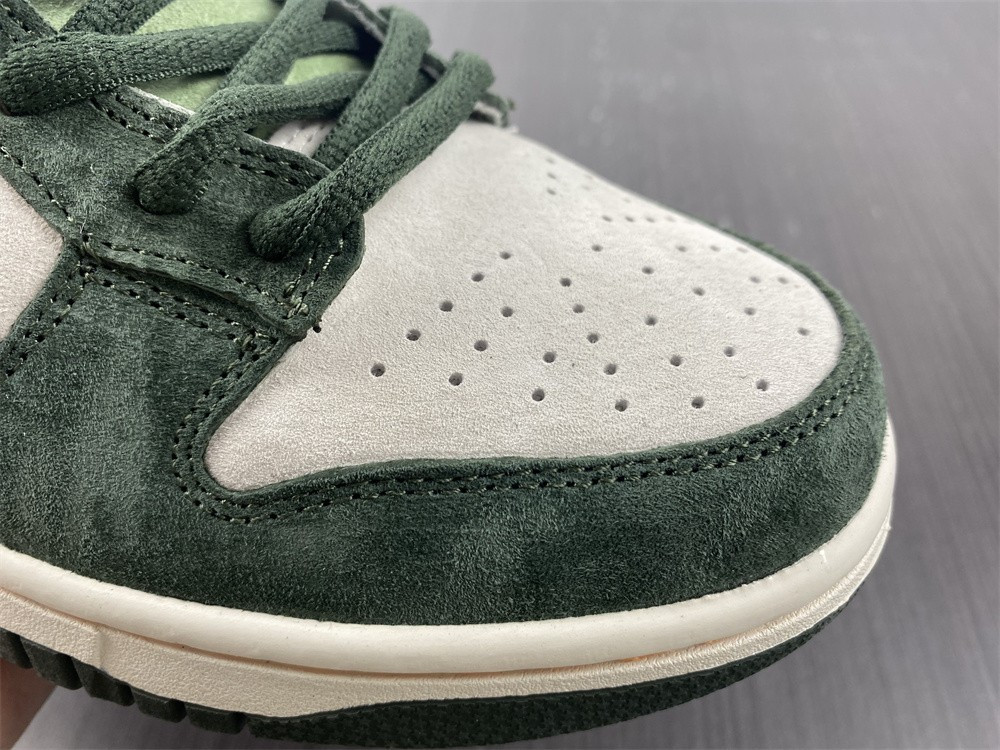 Otomo Katsuhiro x Nike SB Dunk Low Steamboy OST LF0039-007