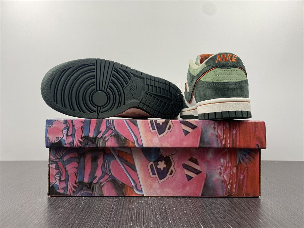Otomo Katsuhiro x Nike SB Dunk Low Steamboy OST LF0039-007