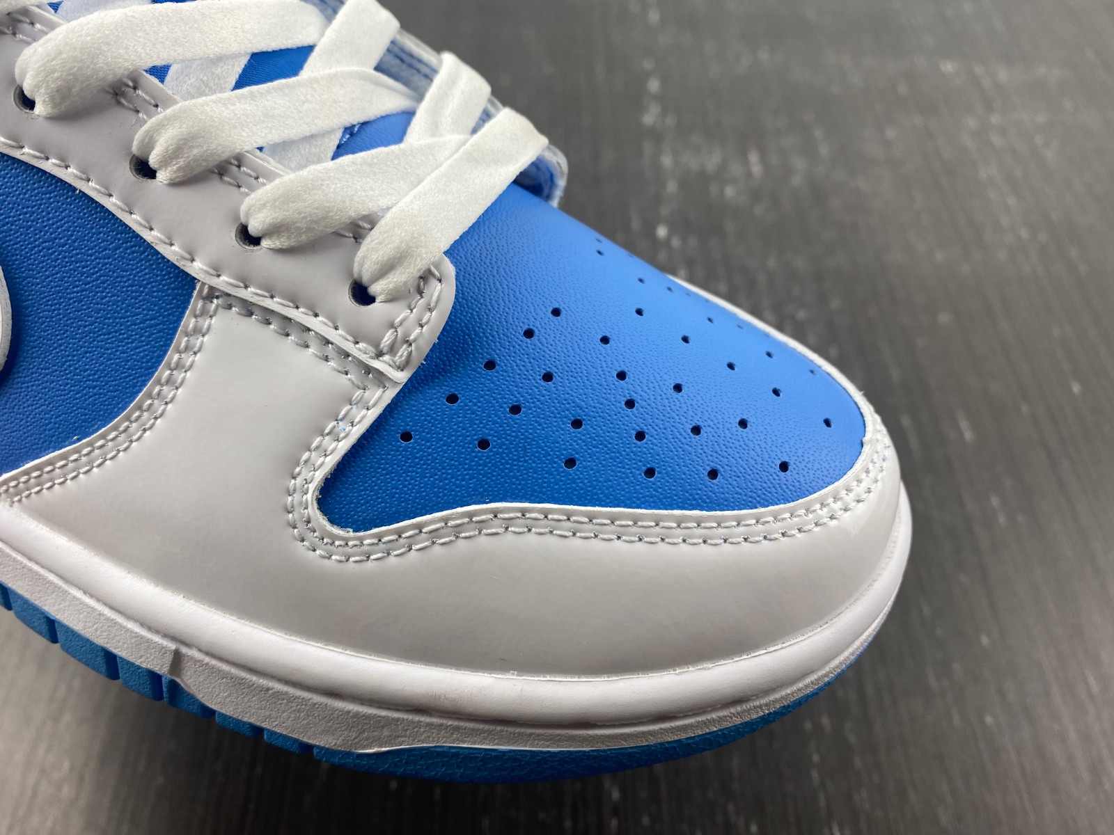 Nike Dunk Low WMNS “Reverse UNC” DJ9955-101