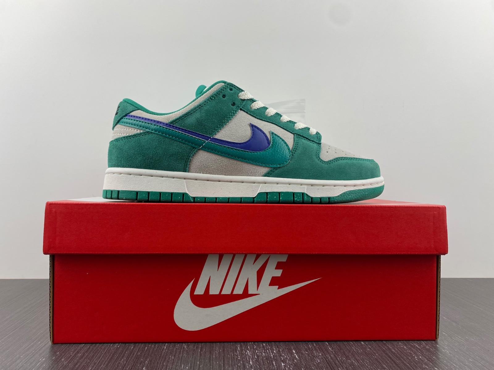 Nike Dunk Low SE “85” DO9457-101